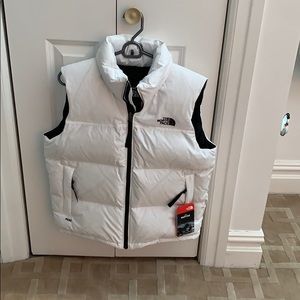 North face vest new with tag